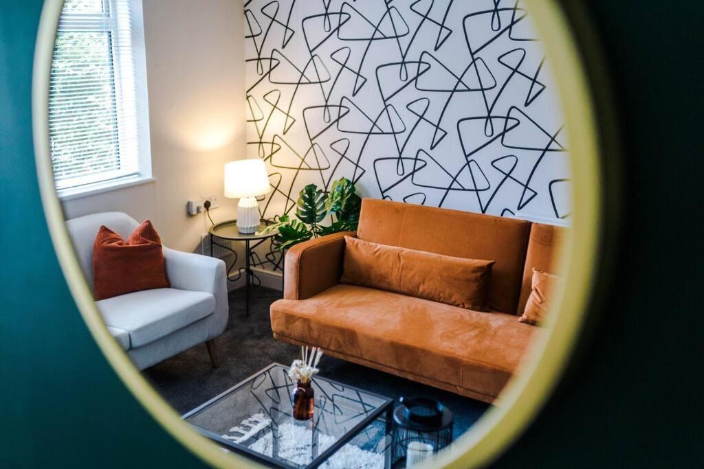 Cheerful 3 Bedroom Home With Parking Near Chester Saughall Zewnętrze zdjęcie
