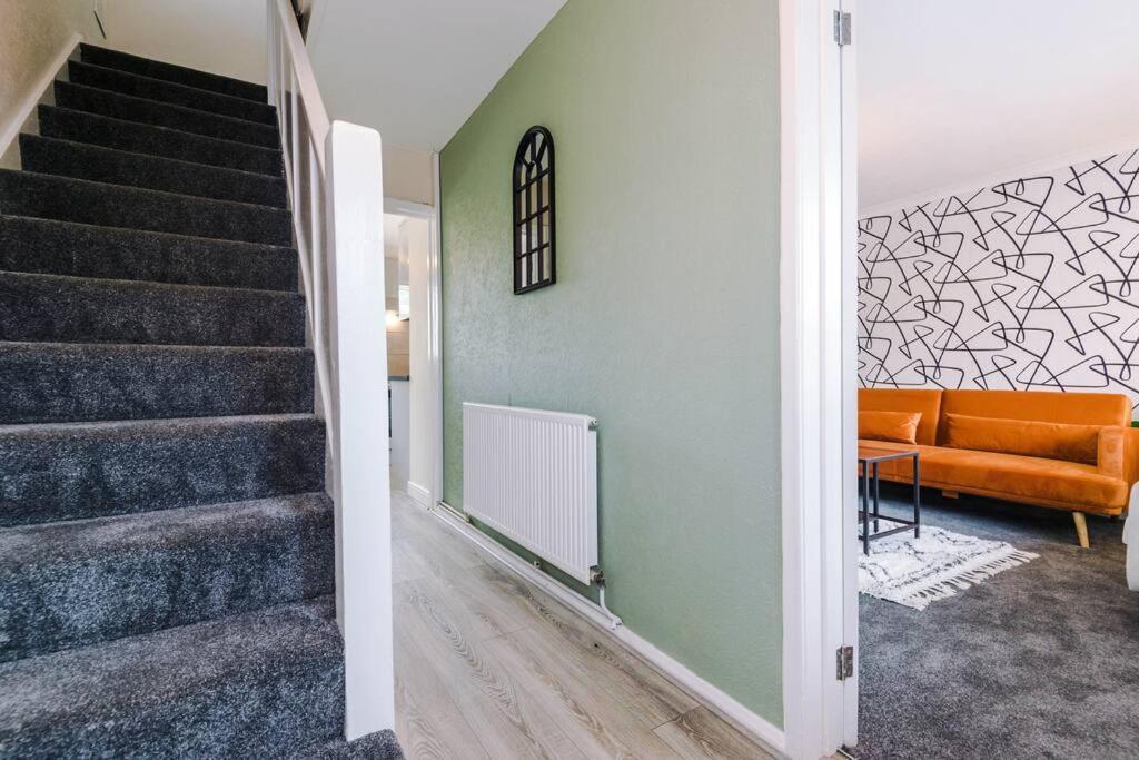 Cheerful 3 Bedroom Home With Parking Near Chester Saughall Zewnętrze zdjęcie